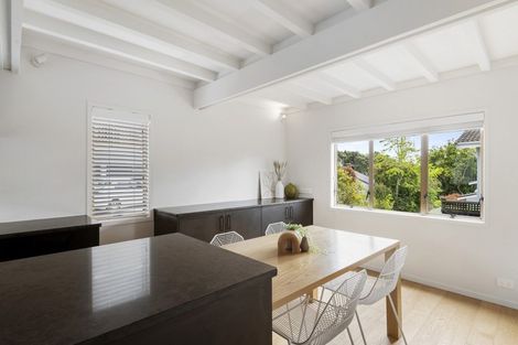 Photo of property in 2/5 Eversleigh Road, Belmont, Auckland, 0622