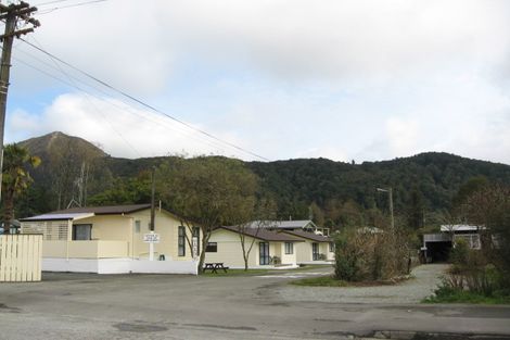 Photo of property in 74 Fairfax Street, Murchison, 7007