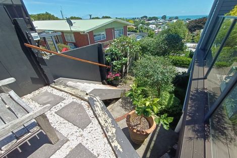 Photo of property in 339c Devon Street West, New Plymouth, 4310