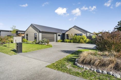 Photo of property in 2 Matai Grove, Greytown, 5712