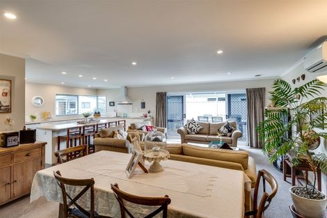 Photo of property in 1111b Karamu Road North, Mayfair, Hastings, 4122