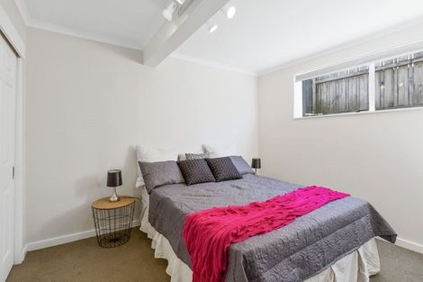 Photo of property in 1/31 Verran Road, Birkenhead, Auckland, 0626