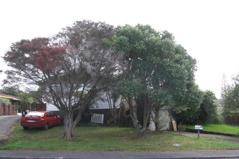 Photo of property in 23 Solar Road, Glen Eden, Auckland, 0602