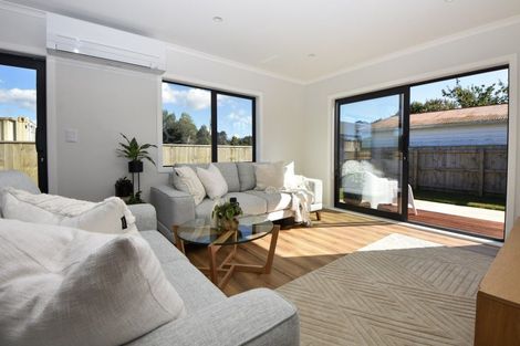 Photo of property in 4 Macrocarpa Lane, Carterton, 5713