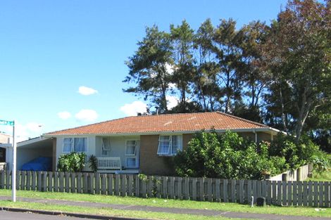 Photo of property in 23 Holmes Drive, West Harbour, Auckland, 0618
