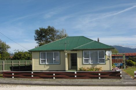 Photo of property in 28 Bentham Street, Westport, 7825