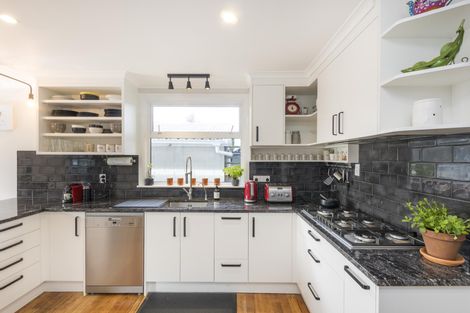 Photo of property in 380 Ruahine Street, Terrace End, Palmerston North, 4410