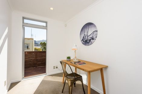 Photo of property in 9/15 Roxburgh Street, Mount Victoria, Wellington, 6011