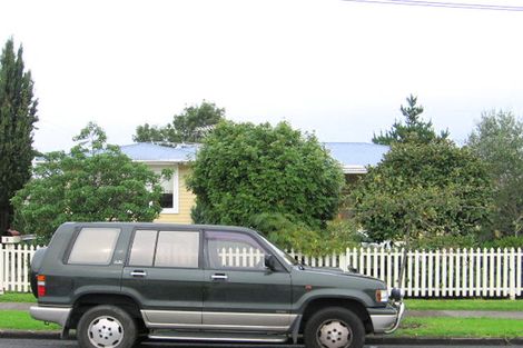 Photo of property in 4 Tiraumea Drive, Pakuranga, Auckland, 2010