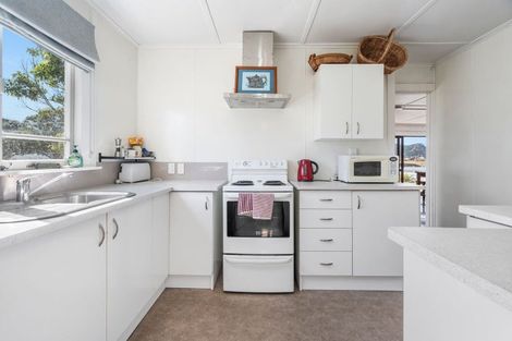 Photo of property in 2a Finch Street, One Tree Point, 0118