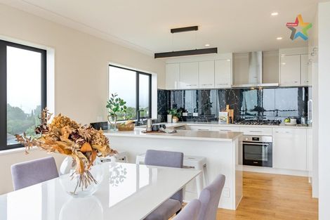 Photo of property in 8 Poto Road, Normandale, Lower Hutt, 5010