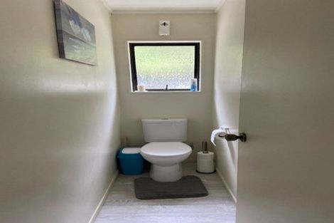 Photo of property in 51 Topliss Drive, Northcross, Auckland, 0632