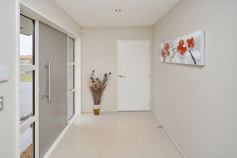 Photo of property in 32 Sovereign Boulevard, Kaiapoi, 7630