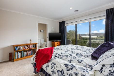 Photo of property in 24 Margaret Shields Avenue, Aotea, Porirua, 5024