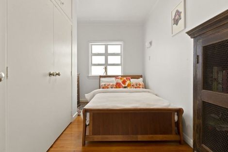 Photo of property in 1/15 Sylvan Park Avenue, Milford, Auckland, 0620