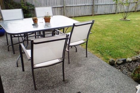 Photo of property in 22 George Deane Place, Greenhithe, Auckland, 0632