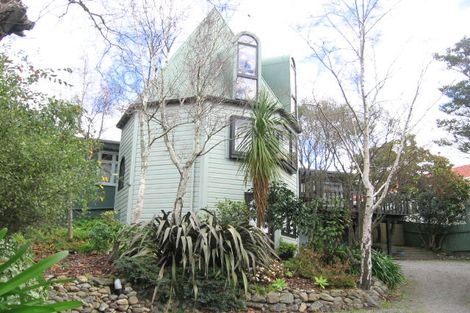 Photo of property in 12 Williams Terrace, Fitzherbert, Palmerston North, 4410