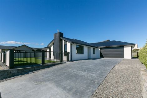 Photo of property in 4 Gleneagles Way, Waiwhakaiho, New Plymouth, 4312