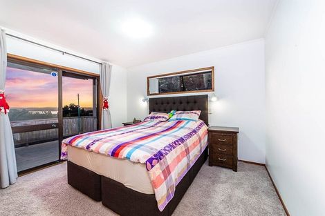 Photo of property in 2/164 Rangatira Road, Beach Haven, Auckland, 0626