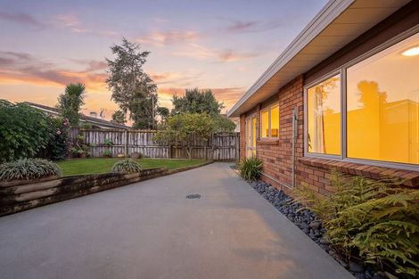 Photo of property in 17a Tirimoana Road, Te Atatu South, Auckland, 0602