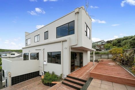 Photo of property in 9 Bury Grove, Strathmore Park, Wellington, 6022