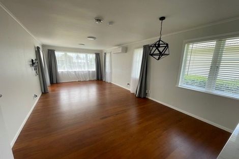 Photo of property in 60 St Leonards Road, Kelston, Auckland, 0602