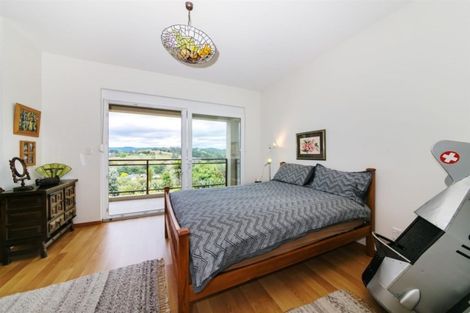 Photo of property in 32 Red Hills Road, Massey, Auckland, 0614