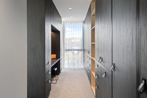 Photo of property in 32 Mount Pleasant Road, Mount Pleasant, Christchurch, 8081