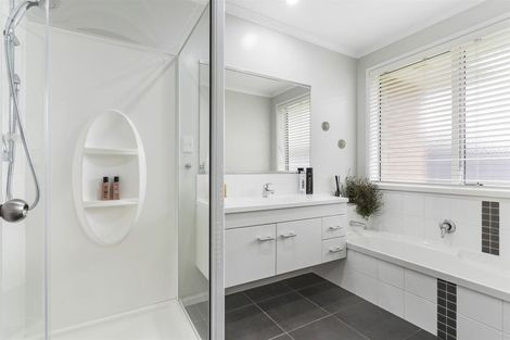 Photo of property in 83 Doncaster Drive, Papamoa Beach, Papamoa, 3118