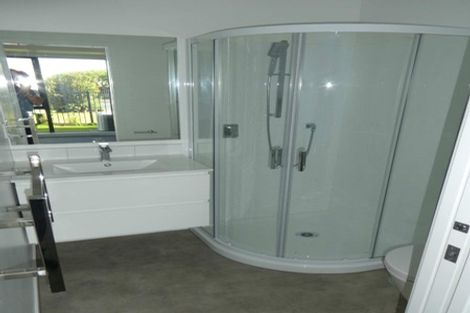 Photo of property in 2/504 Don Buck Road, Massey, Auckland, 0614