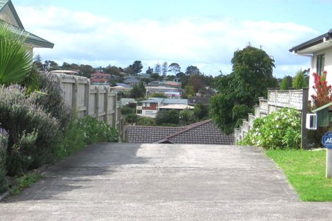 Photo of property in 15 Jubaea Place, Henderson, Auckland, 0610