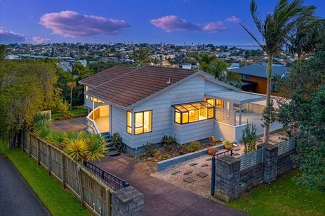 Photo of property in 12 Bay Vista Drive, Red Beach, 0932