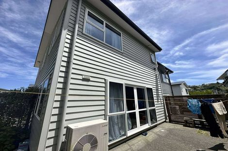 Photo of property in 8/20 Glanmire Road, Newlands, Wellington, 6037