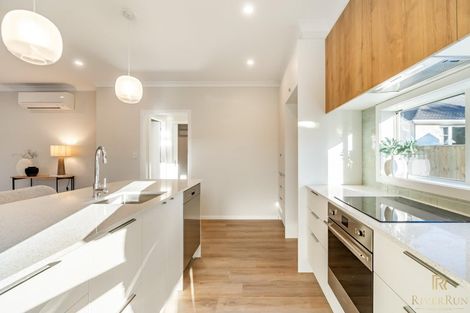 Photo of property in 70b Heretaunga Square, Silverstream, Upper Hutt, 5019