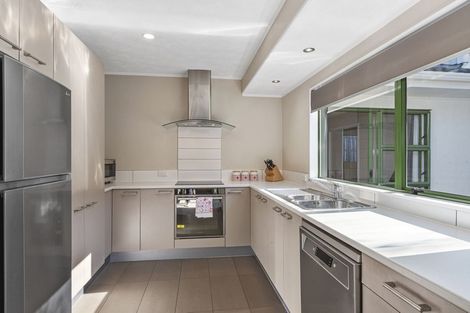 Photo of property in 1/5 Masterton Road, Rothesay Bay, Auckland, 0630