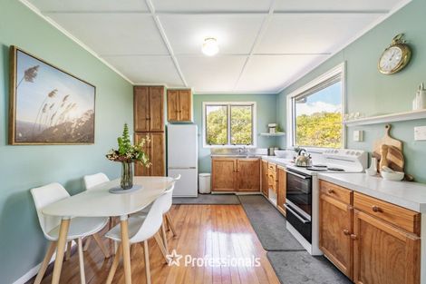 Photo of property in 2 Singers Road, Korokoro, Lower Hutt, 5012