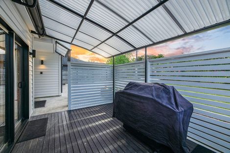 Photo of property in 5a Woodside Road, Massey, Auckland, 0614