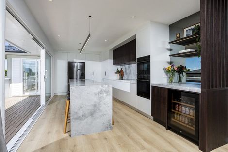 Photo of property in 13 Hume Drive, Hillcrest, Auckland, 0627