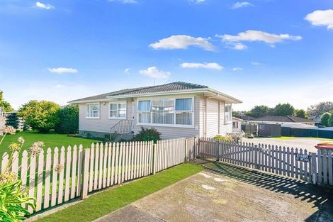 Photo of property in 50 Hobart Crescent, Wattle Downs, Auckland, 2103