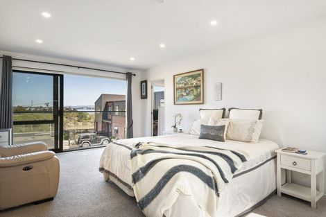 Photo of property in 12 Mahinga Kai Way, Belmont, Auckland, 0622