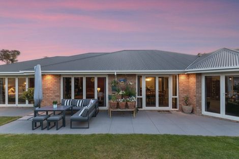 Photo of property in 7 Coolspring Way, Redwood, Christchurch, 8051