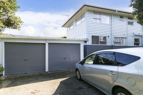 Photo of property in 1/17 Kowhai Street, Tawa, Wellington, 5028
