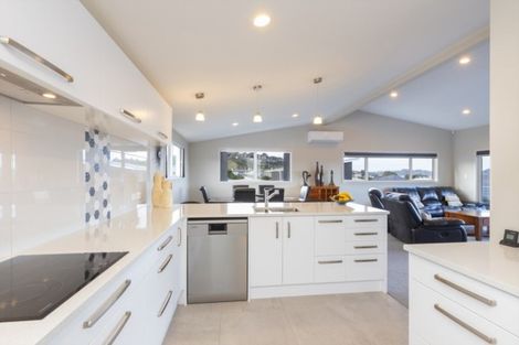 Photo of property in 7 Schooner Avenue, Snells Beach, 0920