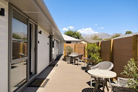 Photo of property in 2 Preston Drive, Arrowtown, 9302