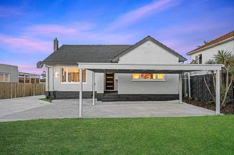 Photo of property in 4029 Great North Road, Glen Eden, Auckland, 0602