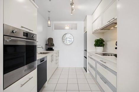 Photo of property in 10/74 Oriental Parade, Oriental Bay, Wellington, 6011