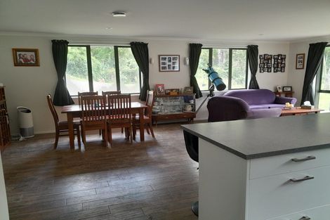 Photo of property in 296 Forest Hill Road, Waiatarua, Auckland, 0612