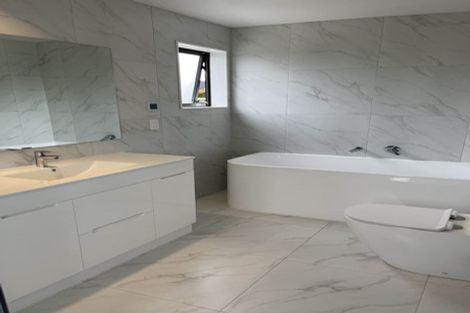 Photo of property in 49a Prince Regent Drive, Half Moon Bay, Auckland, 2012