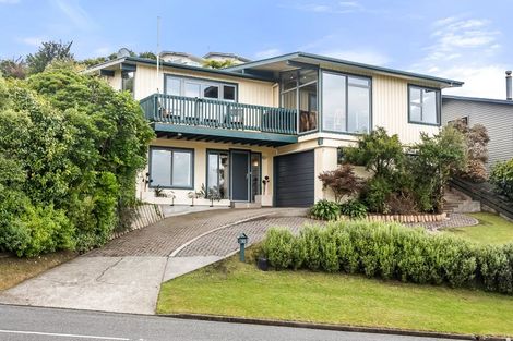 Photo of property in 30 Pekanga Road, Normandale, Lower Hutt, 5010