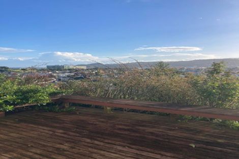 Photo of property in 10 Westview Grove, Miramar, Wellington, 6022